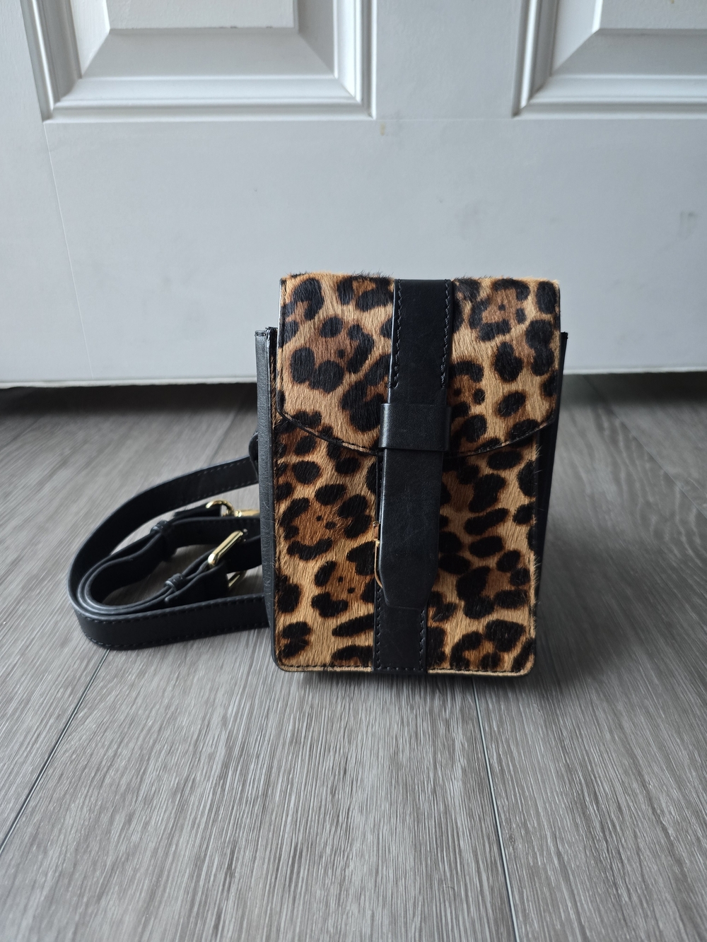 Clarks Leopard Calf Hair Leather Crossbody Phone Bag Gold Turnlock Mini Black